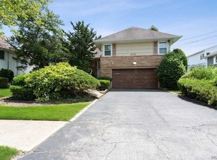 909 Midway, Woodmere, NY