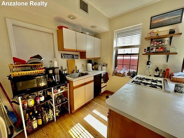 1st image of 2A Baldwin Pl APT 3