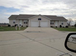 13022 Johnson Ct, Breese, IL