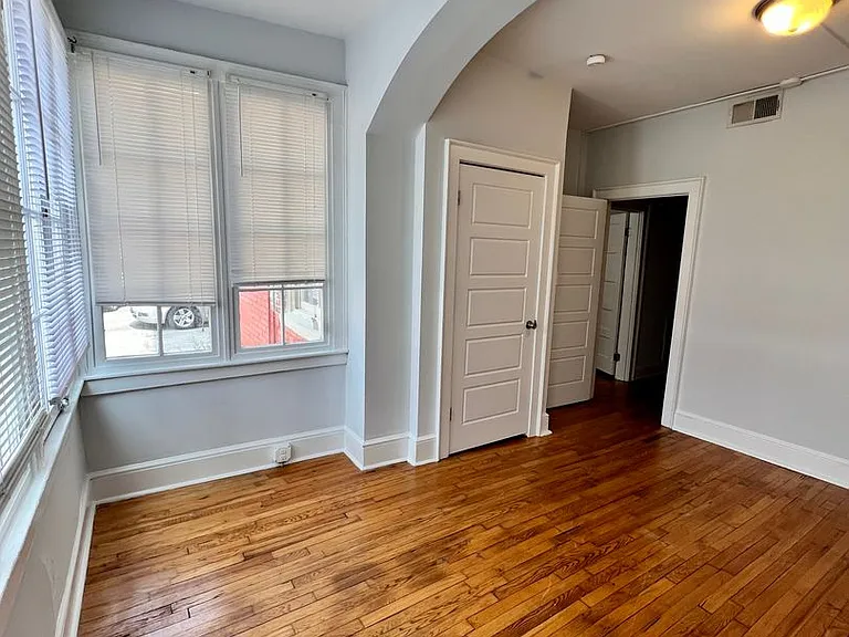 1107 W Grace St — Photo 23