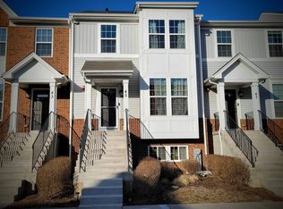 45 Nicholas Dr W #C, Des Plaines, IL 60016
