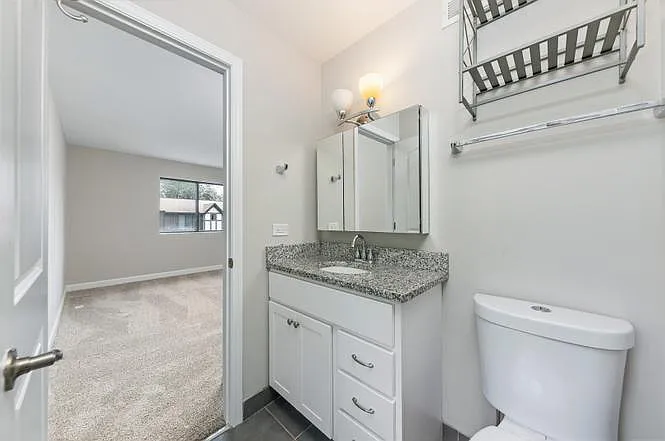 1736 S Washington St #1736 — Photo 10
