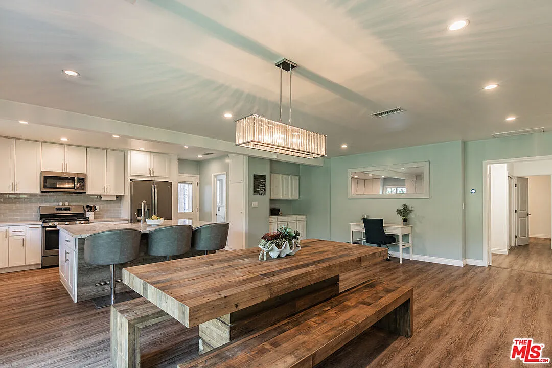 3 bed, 2.0 bath, 1527 sqft, $6,000 — Photo 3