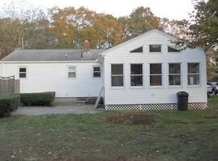 30 Beach Plum Rd, Narragansett, RI 02882