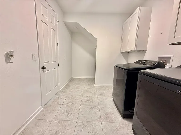 12189 Nouveau Ave — Photo 43