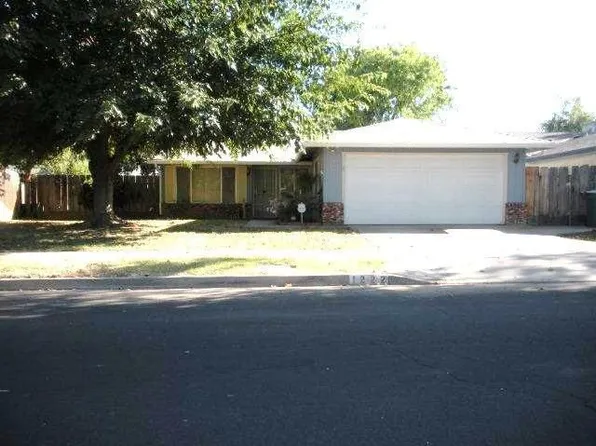 1222 Villa Dr, Merced, CA 95340