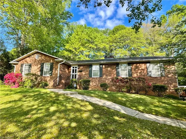 2535 Woodberry Dr, Winston Salem, NC 27106