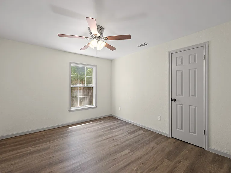 3829 Bryan Ave — Photo 7