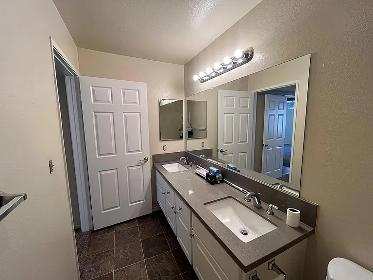 301 E Verdugo Ave #208 — Photo 11