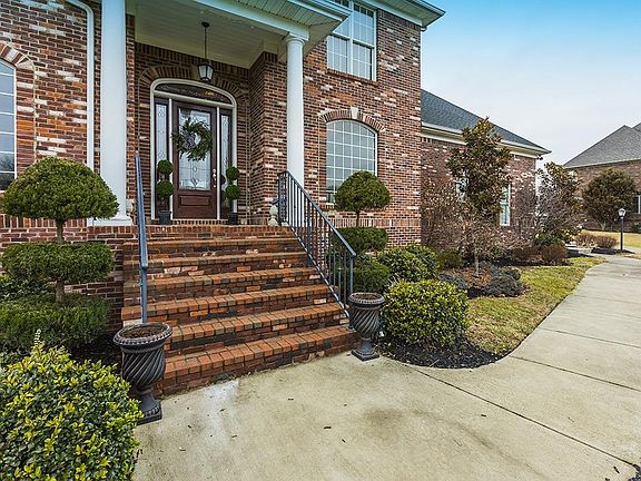 4th image of 201 Deerfield Cir