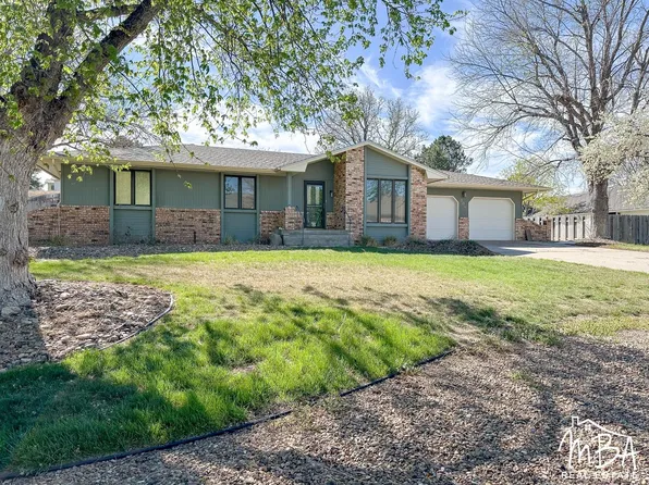 104 Cambridge Ct, Garden City, KS 67846