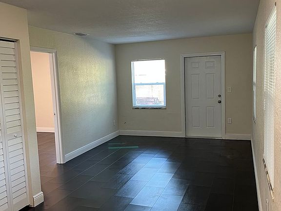 4th image of 567 Park Ave