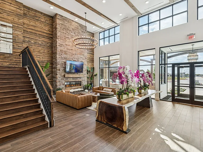 Wildwood Luxury Urban Homes — Photo 43