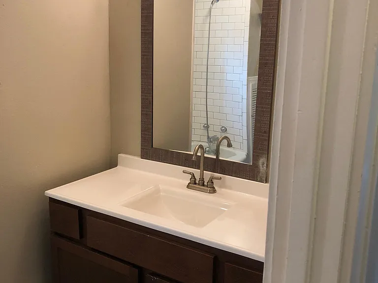 1406 W Cedar Ave — Photo 8
