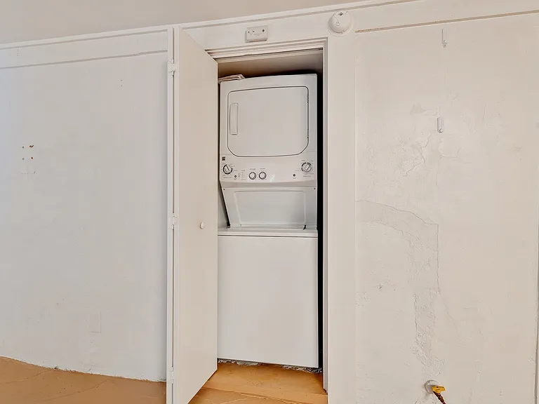 1501 West 9th Street — Photo 14