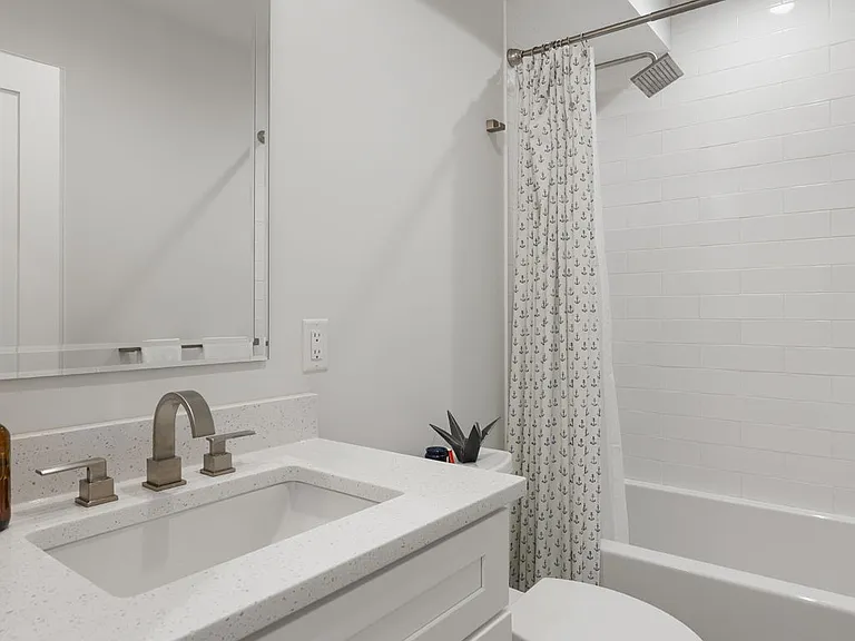 8 Sycamore St #C — Photo 16