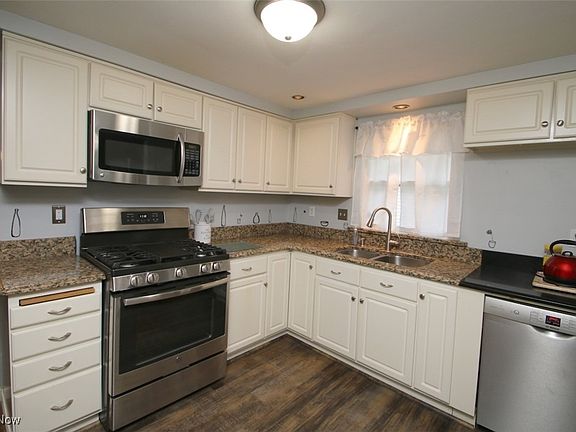 3rd image of 1604 Luanna Dr
