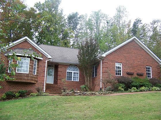 1st image of 146 Beaverbrook Ct