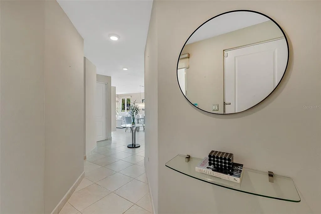 3 bed, 2.5 bath, 2195 sqft, $5,500 — Photo 3