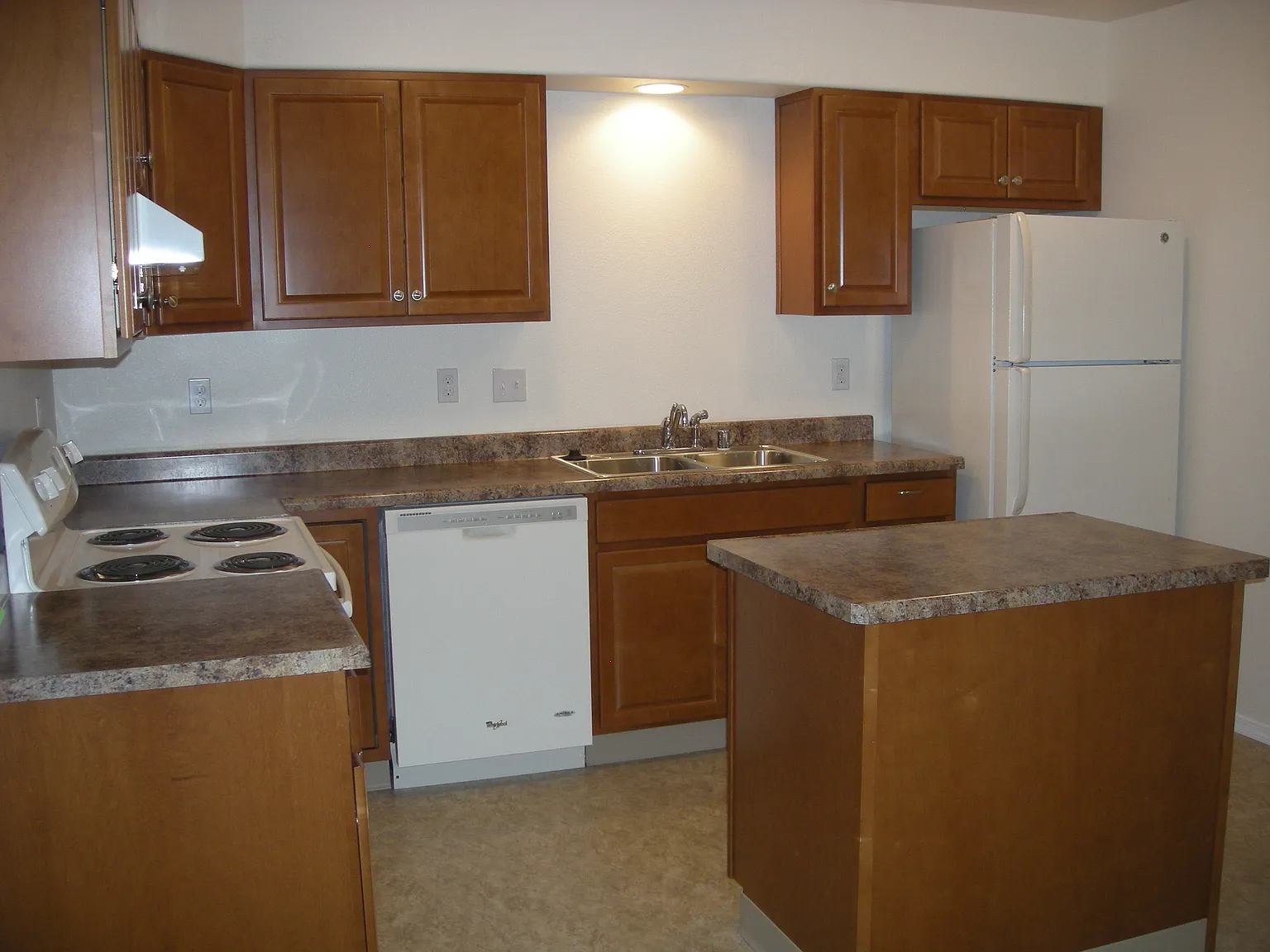 2 bed, 1100 sqft, $1,900 — Photo 3