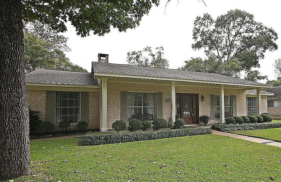 1st image of 1070 Lockwood Dr