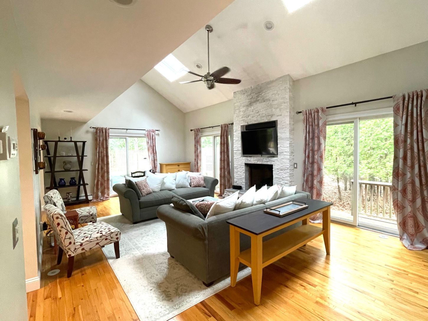  Soaring Ceilings