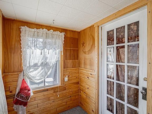 5th image of 557 N 9th Ave