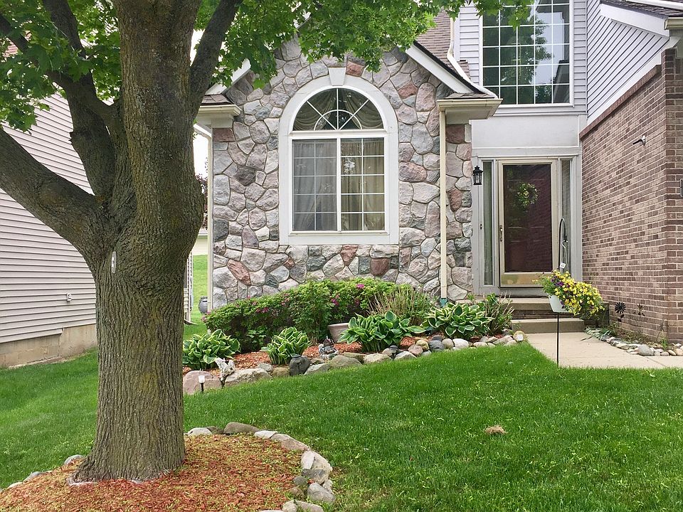 1st image of 35058 Pennington Dr