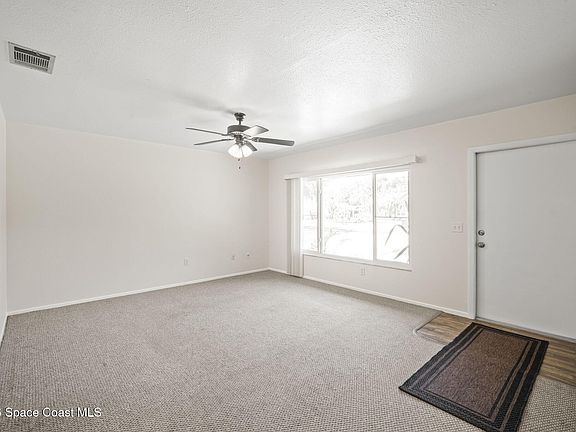 3rd image of 721 Riviera Dr NE
