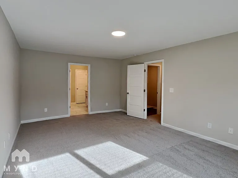 813 Trestle Creek Ct — Photo 16