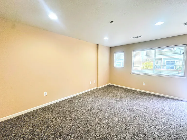 732 Normal Ave — Photo 13