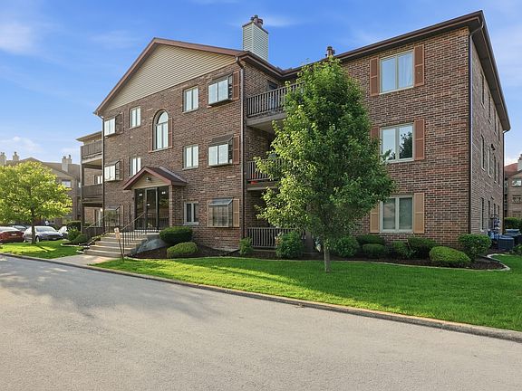 3rd image of 6419 Oak Forest Ave APT 2S