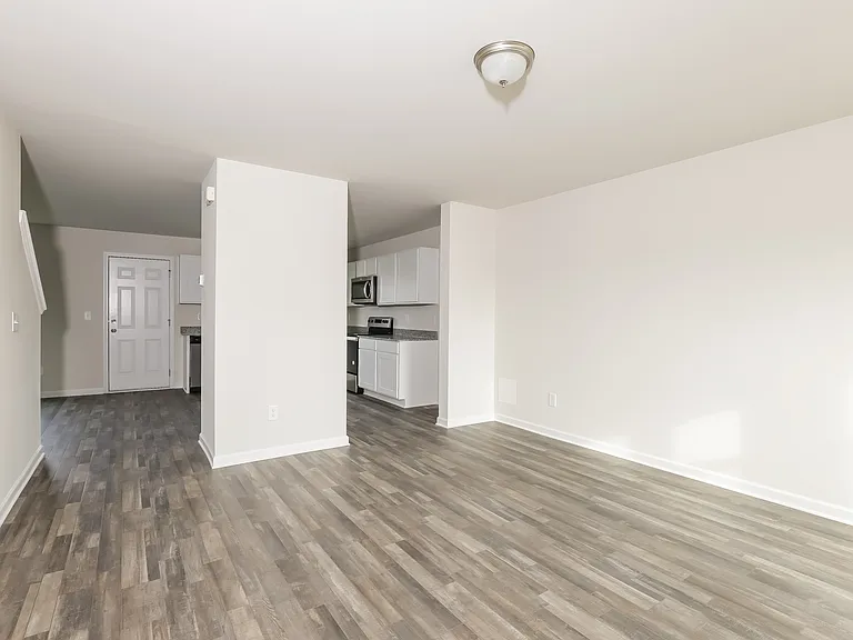 1265 Zoysia Dr — Photo 3