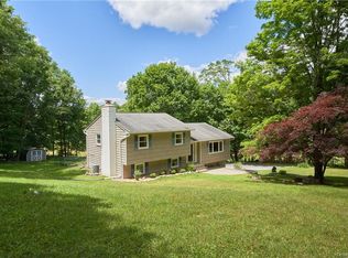 1 Loyee Ln, Washingtonville, NY 10992