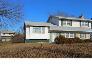 900 Woodlane Rd, Edgewater Park, NJ 08010