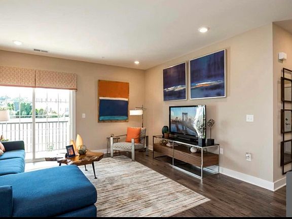 3rd image of 714 Stiller Ln