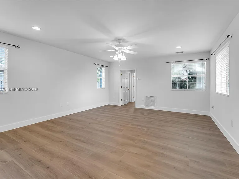 9121 Ridgeland Dr — Photo 25