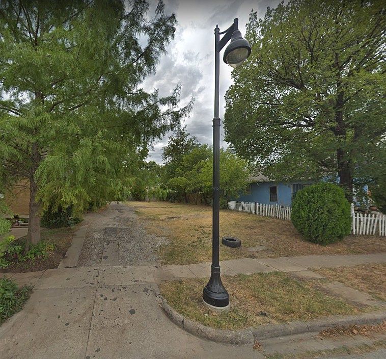 1st image of 1032 E Cannon St