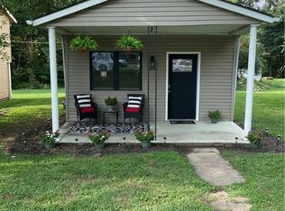 1054 W Main St, Madison, IN 47250
