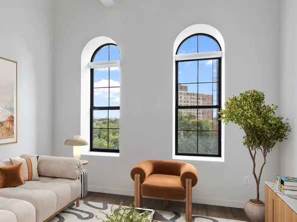 788 Willoughby Avenue image 1 of 18