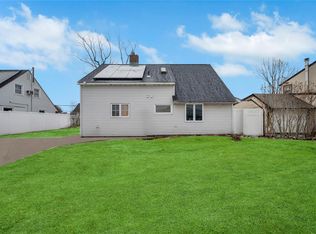 87 Gardiners Ave, Levittown, NY