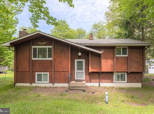 2162 Tuscarora Dr, Pocono Lake, PA