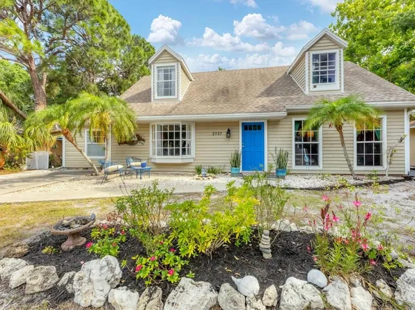 2737 Hillview St, Sarasota, FL 34239