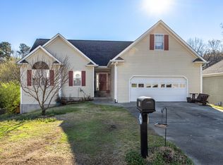 105 Twin Oaks Dr, Calhoun, GA 30701