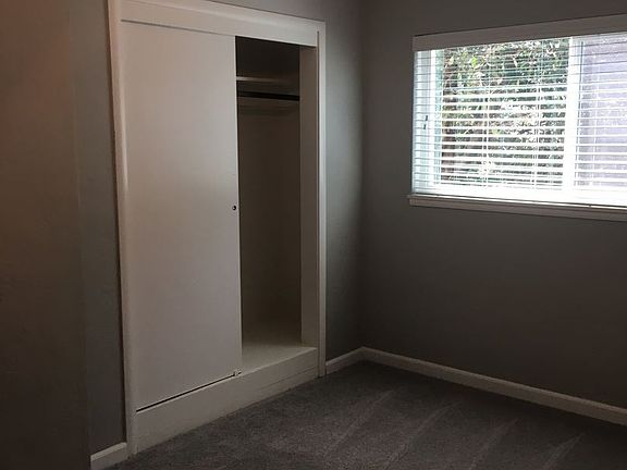 2nd image of 2414 Capitol Ave APT 05
