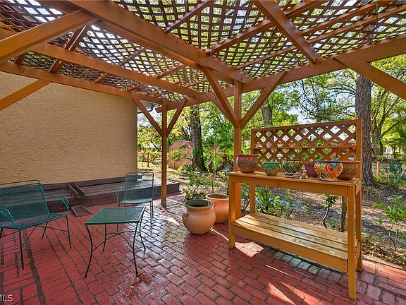 3rd image of 17411 Williamsburg Dr