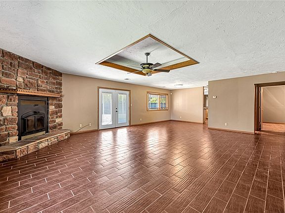 5th image of 15 Dunkeld Dr