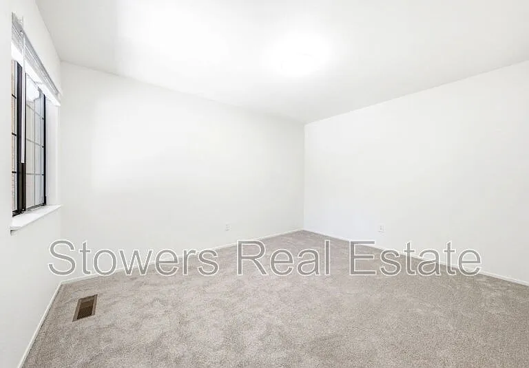 2033 Raphael Ct — Photo 9