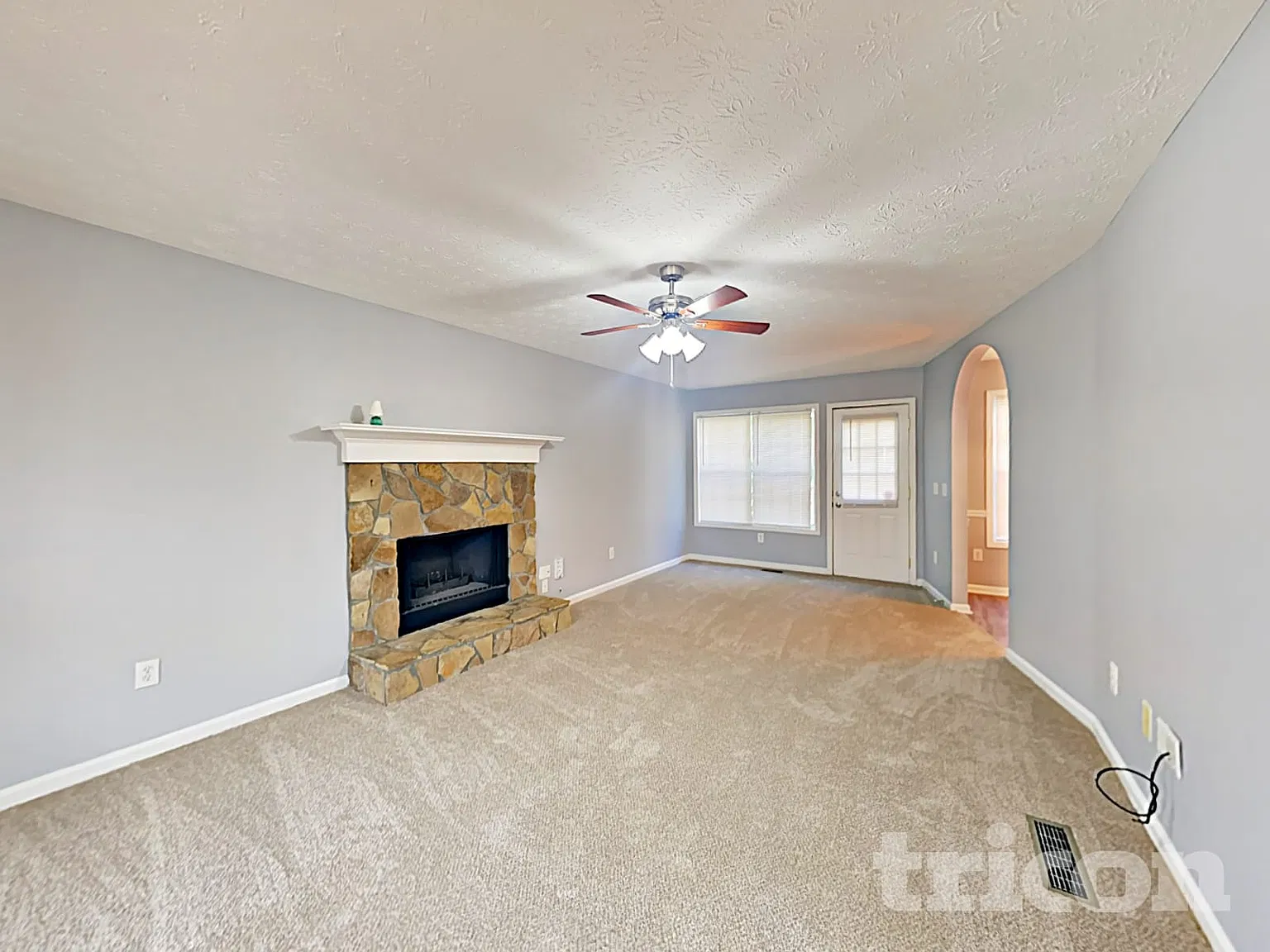 3780 Michaels Creek Way Loganville GA — Photo 3
