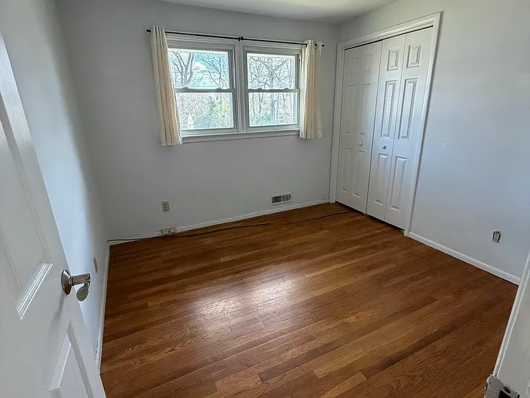 6 Barbara Ln — Photo 5